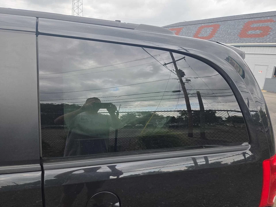 Quarter Glass/window DODGE CARAVAN Left 08 09 10 11 12 13 14 15 16 17 18 19 20 - Image 1 of 1