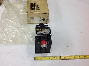 new Parker D3W1BNYC630-14  Hydraulic Solenoid Valve 110/120V, 5000 psi Max. NIB - Picture 1 of 5