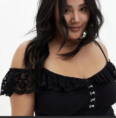 Body de encaje fuera del hombro TORRID talla 4 negro  Foto 1 de 4