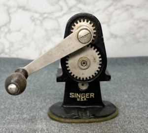 Vintage SINGER Ball Bearing Hand Operated Pinker Pinking Made USA Sewing Parts - Picture 1 of 10