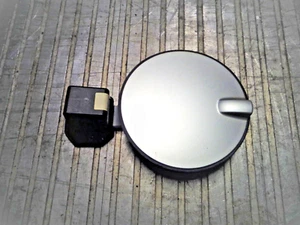 ASTRA MK5 GENUINE GM FUEL FLAP IN SILVER - Z157 ALL COLOURS AVAILABLE - Picture 1 of 1