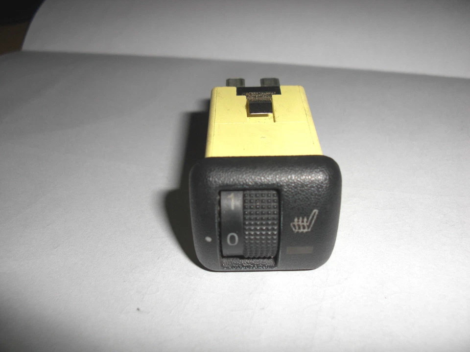 Sitzheizungsschalter für einen Opel Astra G  Zafira A - Bild 1 von 1