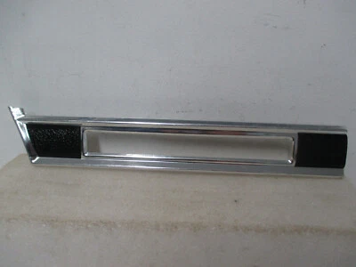 Dodge 400 Chry LeBaron 2 puertas RH FRT FNDR MLDG Mopar NOS 82 con inserto de vinilo BLK 4267844 Foto 1 de 4