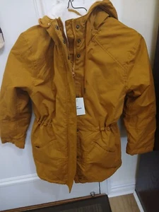 Chaqueta parka con capucha resistente al agua forrada de piel sintética color mostaza - Imagen 1 de 11