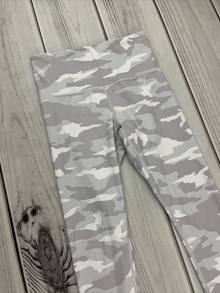 Athleta Mujer Elation Camuflaje 7/8 Apretado Taupe Off White 21” Entrepierna Talla XSP Foto 1 de 4