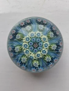 Vintage (1946 - 1956) Vasart Millefiori Briefbeschwerer mit 9 gedrehten Bandspeichen - Bild 1 von 13