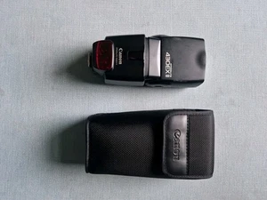 Canon Speedlite 430EX II Flash Accessory for Canon EOS Digital Cameras & case - Picture 1 of 2