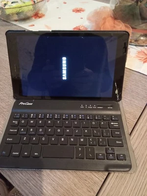 tablet samsung usato 8 pollici+Tastiera Bluetooth - Immagine 1 di 4