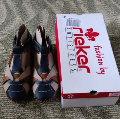 Zapatos planos de ballet Rieker antiestrés para mujer, azul oscuro, talla 8,5 Foto 1 de 4