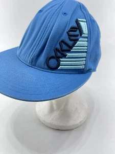 Oakley 210 Fitted Flex Fit Baseball Hat Cap Blue 7-1/4 to 7-5/8 Trucker Bill - Picture 1 of 11