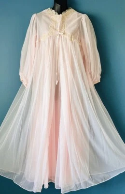 Vintage Gossard Artemis Soft Pink Peignoir Chiffon Nightgown And Robe Set Size M - Image 1 of 4