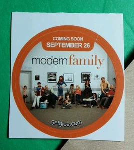 MODERN FAMILY CAST GROUP WAITING ROOM SITTING PHOTO TV GET GLUE STICKER - Picture 1 of 1