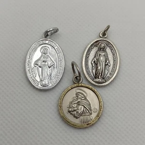 Lot of 3 Vintage Catholic Religious Medals, 2 Miraculous Mary and 1 St. Anthony - Picture 1 of 2