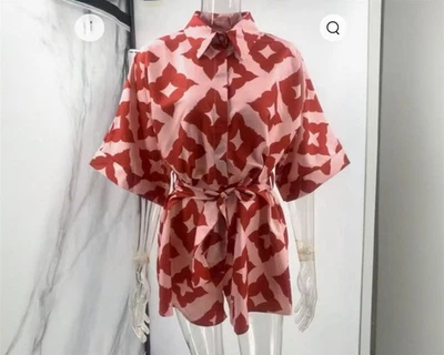 Красный и розовый комбинезон с геометрическим принтом - Изображение 1 из 4