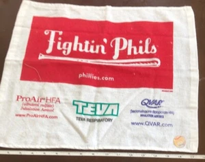 Philadelphia Phillies Fightin Phil’s World Series 2009 Rally Towel Teva Qvar NEW - Picture 1 of 4