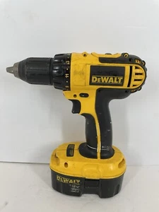 DeWalt DC720 18V Cordless 1/2" Drill/Driver  With Battery Tested Works - Picture 1 of 7