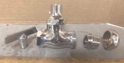 Levine Fontanería y Calefacción - Válvula Globo Roscada Cromada - P/N: WWP541 (NOS)    Foto 1 de 4