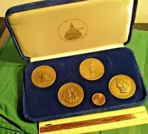 Rare JERRY FALWELL 1983 Commemorative Bronze 4 Coin Medal Set in Velvet Case - Picture 1 of 9