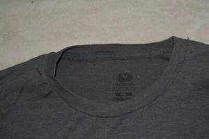 Chemise unie grise 2XL fruit du métier à tisser fabriquée en Haïti - Photo 1/2