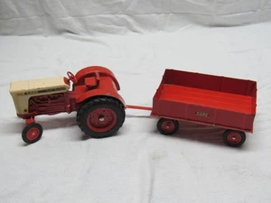 Vintage Ertl Case 930 Comfort King 1:16 Toy Tractor With Wagon - Picture 1 of 7