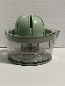 Manual Citrus Juicer Large Or Small Fruit With Labeled Measurements And Spout - Picture 1 of 15