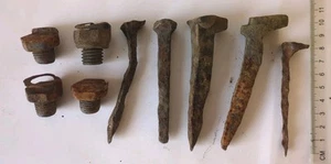 Antique/ Vintage Set Of 5 Iron Railway Spikes And Four Bolts - Picture 1 of 1