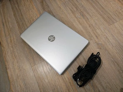 HP 15-bw070ng Notebook AMD A9, Radeon R5, 1TB - Bild 1 von 4