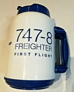 Taza de primer vuelo extra grande Whirley XM-44 blanca y azul con tapa - Imagen 1 de 7