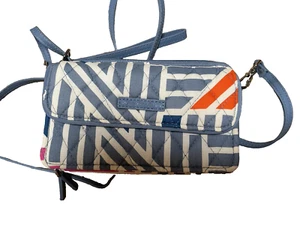 VERA BRADLEY All in One Wallet Wristlet/Crossbody- Geo Medallion - NWOT - Picture 1 of 6
