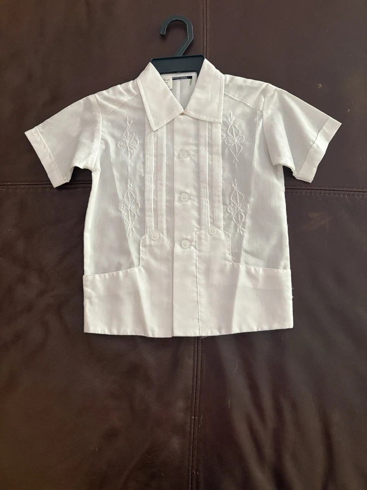 A Traditional Boys Guayabera Mexican Embroidered White Shirt Short Sleeve size 6 - Image 1 of 2
