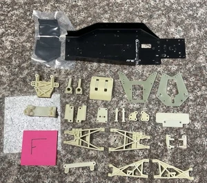 Vintage Associated RC10 GT Nitro Parts Lot RC10GT Bulkhead Misc Lot F - Picture 1 of 5