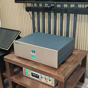 Crosbon CR-939 Hifi Audio Power Processor CR939 Audiophile Power Conditioner 1pc - Picture 1 of 1