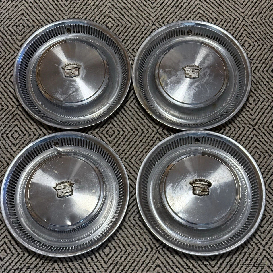 "Juego de 4 tapacubos de 15"" para Cadillac Deville Fleetwood 1974 1975 1976" Foto 1 de 4
