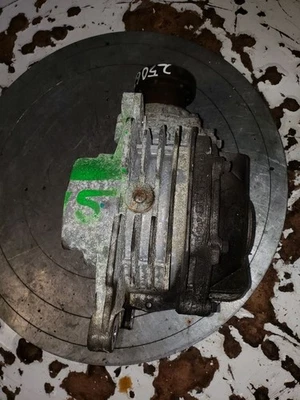 Carrier delantero cupé compatible con 08-14 CTS 1413534 Foto 1 de 4