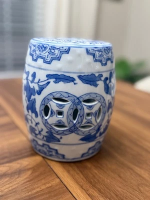 Asiento de jardín de porcelana azul y blanco Chinoiserie tarro popurrí soporte para plantas 6" Foto 1 de 3