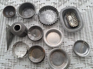 Bulk Lot (50) Pre-owned Vintage Metal Pie Dishes, Pastry Flans, Biscuit Cutters - Picture 1 of 6