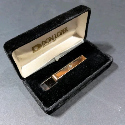 Barra de corbata vintage Don Loper tono dorado - moderna de mediados de siglo Foto 1 de 2