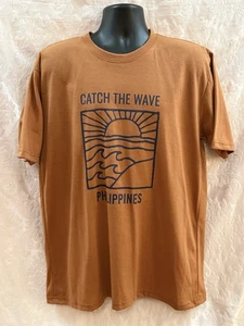 NEW Men’s CATCH THE WAVE PHILIPPINES T-Shirt~Size 2XL~S/S COTTON Brown KAMISA - Picture 1 of 4