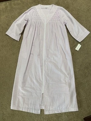 Bata bordada Miss Elaine Seersucker lila/blanca bolsillos de guinga cremallera nueva con etiquetas talla S Foto 1 de 4