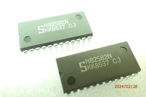 Signetics N82S82N 24-Pin IC Chip - 1 Unit Quantity - Picture 1 of 3