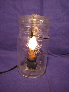 Vassoio vintage in metallo nero bordo oro lotto di 5 vassoi da portata anni 60 14 1/4" x 9" - Foto 1 di 14