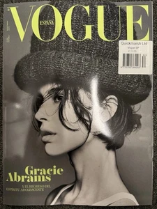 Vogue Spain Magazine November 2025 No. 452 - Gracie Abrams - Picture 1 of 1