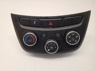Chevrolet Trax 2017-2021 control de temperatura sin calefacción eléctrica 42588188 Foto 1 de 4