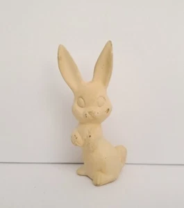 Estatuilla de conejo de cerámica miniatura artesanal de 3,5" para pintura marcada "TH" - Imagen 1 de 7