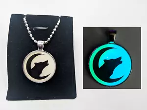 GLOW IN THE DARK Howling WOLF & Crescent Moon Silhouette Pendant Charm Necklace - Picture 1 of 3