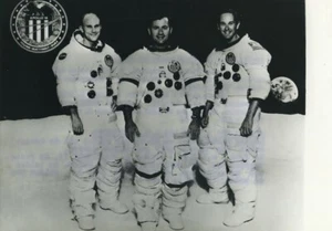 USA NASA Apollo XVI Ken Mattingly, John Young & Charles Duke Old Photo 1972 - Picture 1 of 3