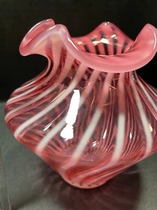 Rare Stunning Fenton Vase Spiral Optic Cranberry Opalescent Swirl Vintage - Picture 1 of 10