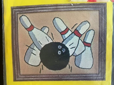 Bola de Bolos y Rosas Vintage Crewel Kit Vogart Nuevo en Paquete 4.5x5.5 Foto 1 de 4