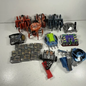 Hexbug BattleBots lotto 9 bot e 9 telecomandi così come sono parti non testate - Foto 1 di 24