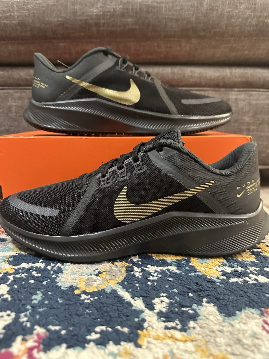 Preços baixos em Nike Quest 4 Black Metallic Gold | eBay Preços baixos em Nike Quest 4 Black Metallic Gold | eBay